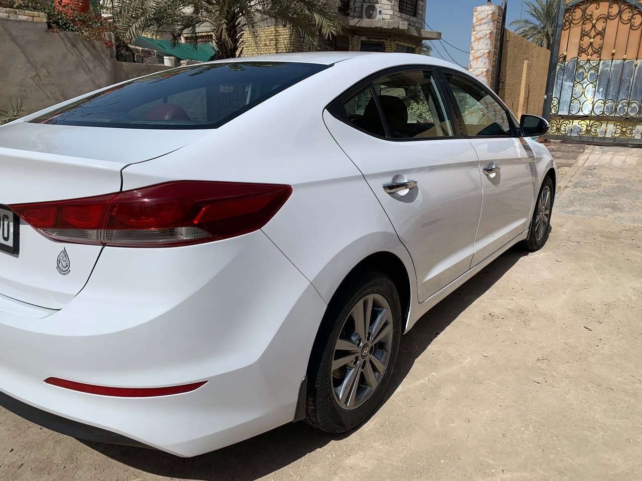 النتره خليجي كفاله من الصبغ والبارد  حتى الدعاميات
جلد +صاج +تبريد قطعتين+ شاشه كبيره 
لد امامي خلفي نهاري+  فتحه ع وضع الشركه ولا برغي مفتوح بيه لا مكينه ولا حداديه 
منضومة تبريد كامله جديده قبل 40يوم شده 
#السعر145وبيه_مجال 
*********** المكان كربلاء
