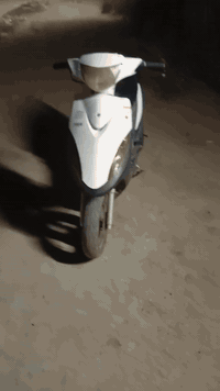 السلام عليكم ماكس عدلة للبيع دراجة مفولة خير من الله نقص باتري وبريك امامي الدراجة بيهة شلعة.تشك الكاع الدراجة تشغل هندر جيب سلف باتري تكوم تشتغل سلف وهندر السعر 400وبيهة مجال مكاني بغداد الغزالية رقمي ***********
