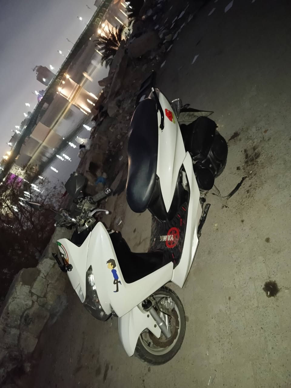 السلام عليك ماجستة s للبيع مكفولة مابيهة اي نقص جديدة السعر 12ورقة وبيهة مجال بسيط المكان بغداد الصالحية شارع حيفا ***********
