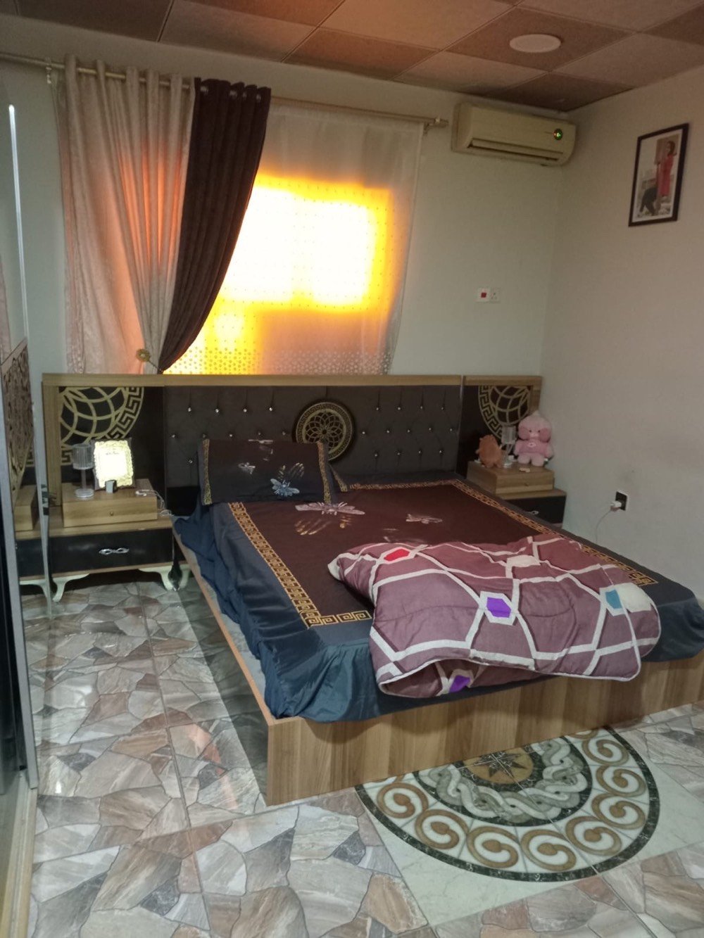 شقة للبيع مساحة ١٠٠ متر وقف سني مسجلة اصولية في منطقة بريهة قرب فندق البصرة  السياحي تتكون من .…
١- غرفتين كبار 
٢- استقبال
٣-مطبخ 
٤-صحيات
٥-سطح كامل 

*السعر ٦٣ مليون ***********