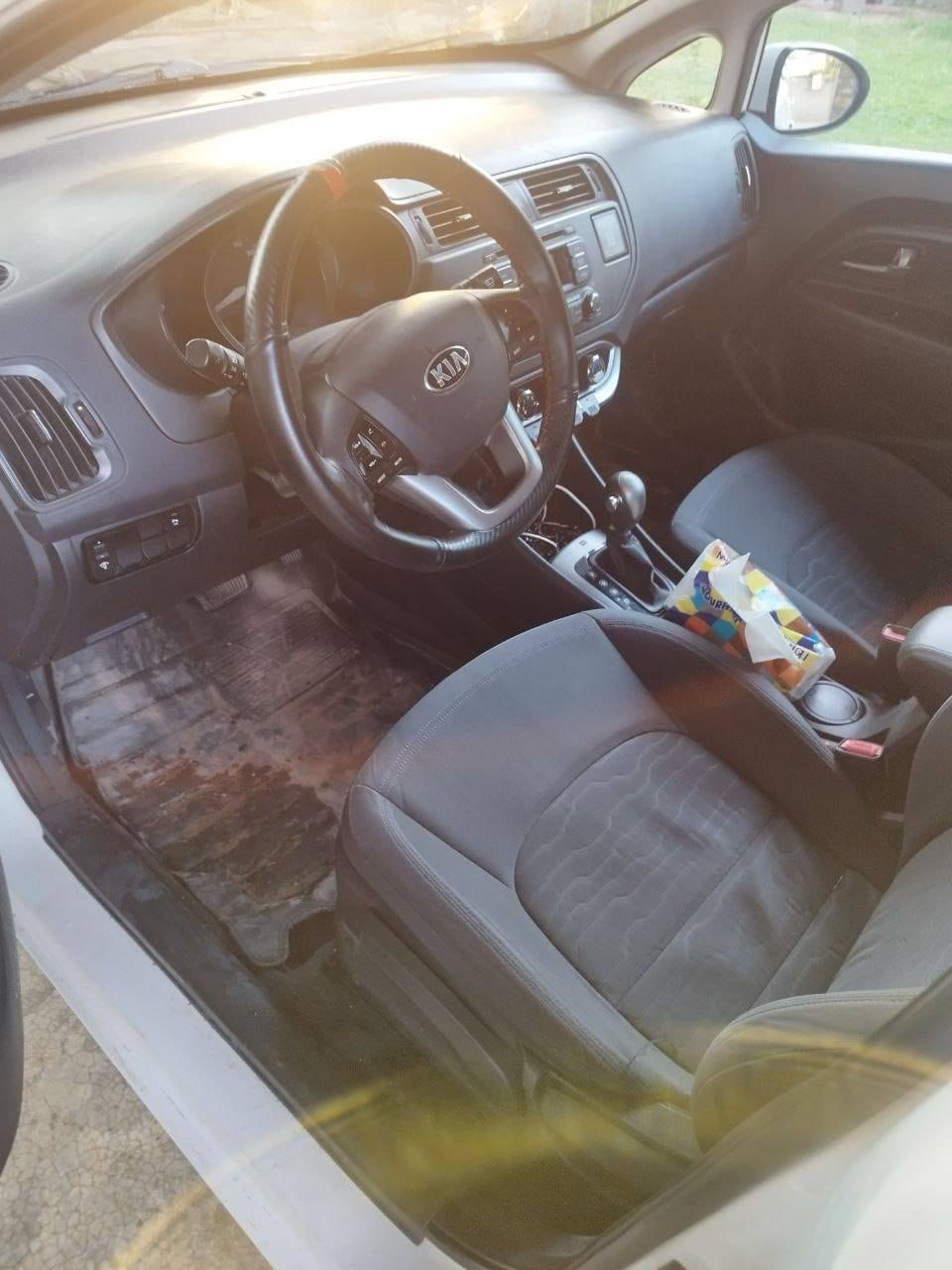 كيا ريو ٢٠١٤ خليجي بيها حادث بسيط صبغ قطعه فقط جاملغ أيسر فول مواصفات عدا البصمه تخم تاير جديد باتري جديد تحويل ثاني يوم السعر للجادين الاتصال على *********** و *********** مكان السياره سامراء
