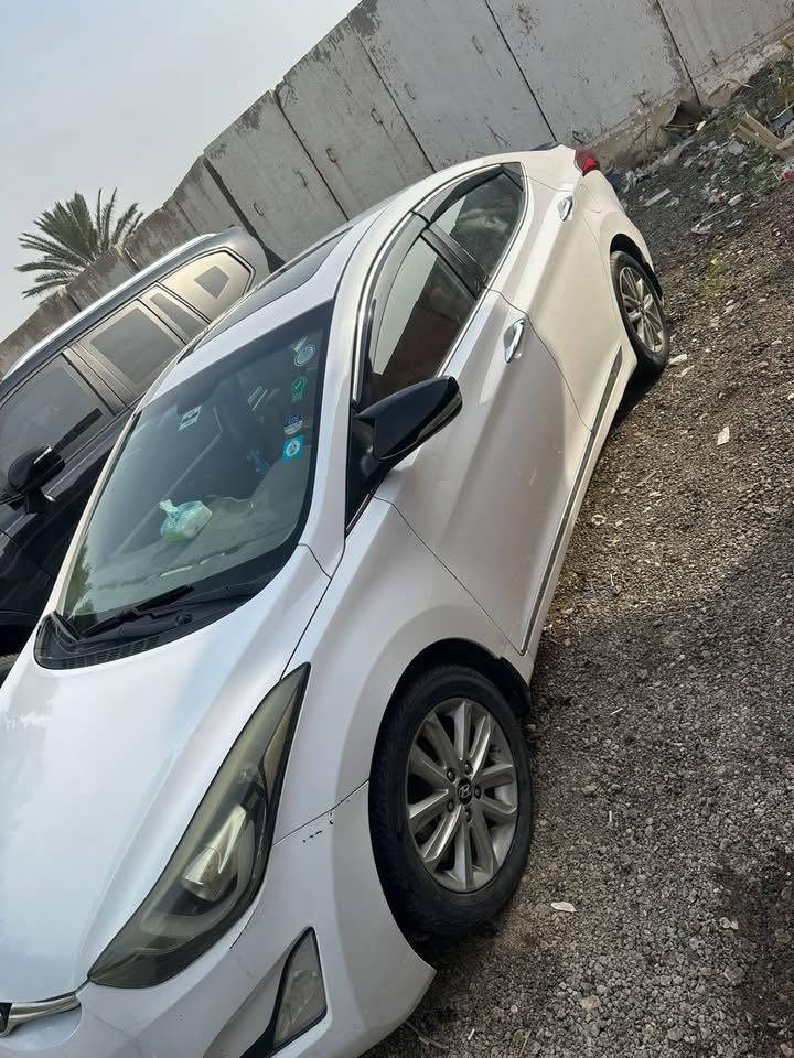 النترا 2016 
فول مواصفات عدا البصمة 
بيها نص بنيد صبغ 
سونار مرفق مع الصور 
رقم كربلاء باسمي 
سنويه 2029
مكينة كير مكفولة السيارة حلوه مال جناي 
مكان السياره كربلاء
السعر 123 وبيها مجال بسيط جدا 
اتصل عليه الرقم وتشلع عيوني 
***********
