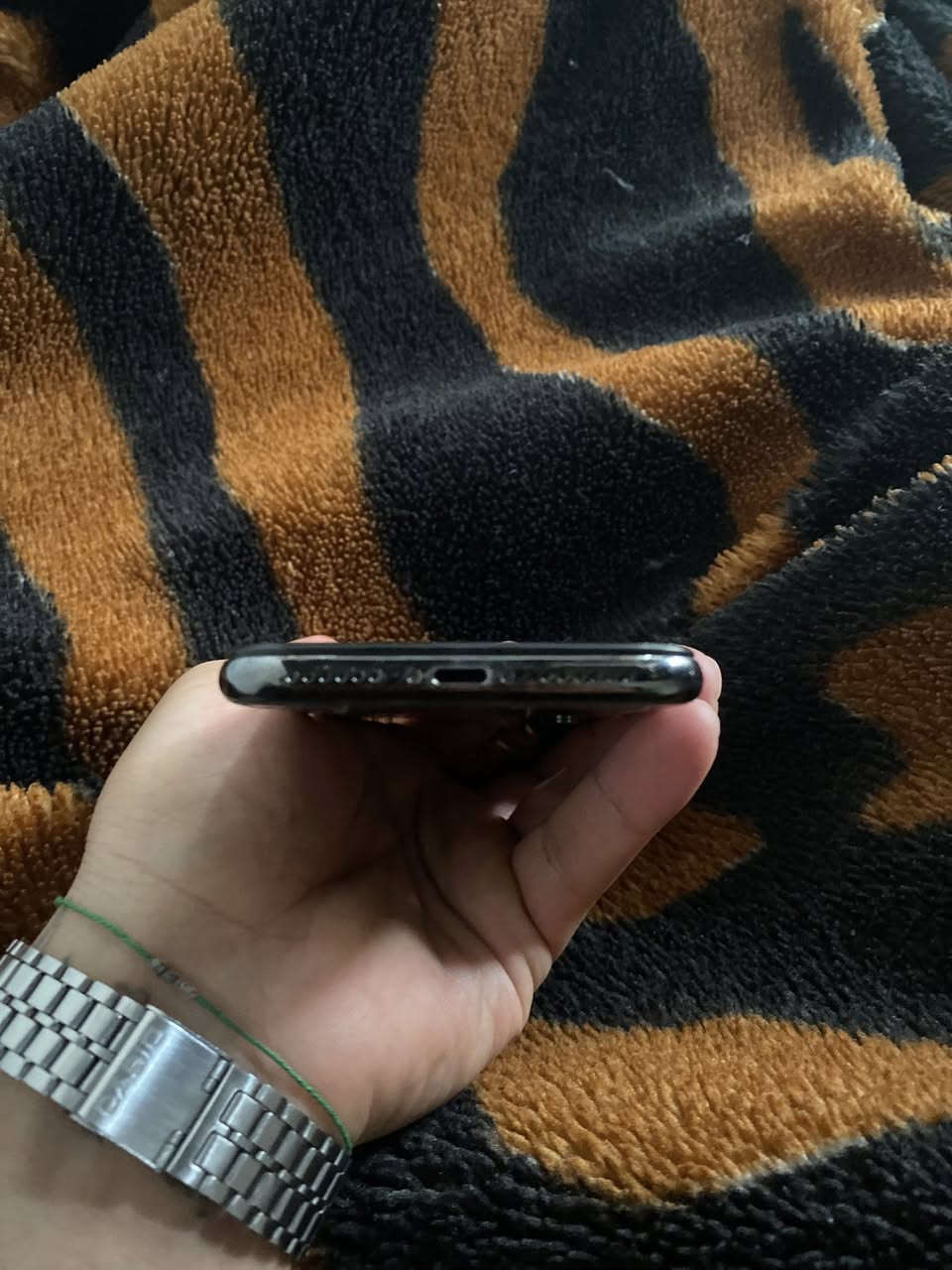 جهاز ايفون x عادي مبدل شاشه وبطاريه وضهر مفطور 180 وبي مجال *********** النجف شارع مدينه
