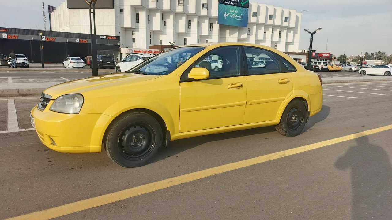 سلام عليكم ورحمة الله وبركاته
اوبترا شركه عامه ٢٠١١ رقم بصرة الدولي الجديد 
شرط التحويل... شرط التحويل
كير جديد مكينه وتبريد خير من الله 
مصبوغه عام بدون اي ضربه قويه 
مكان السياره بغداد الشعب 
***********
السعر ٦٢ وبيها مجال
