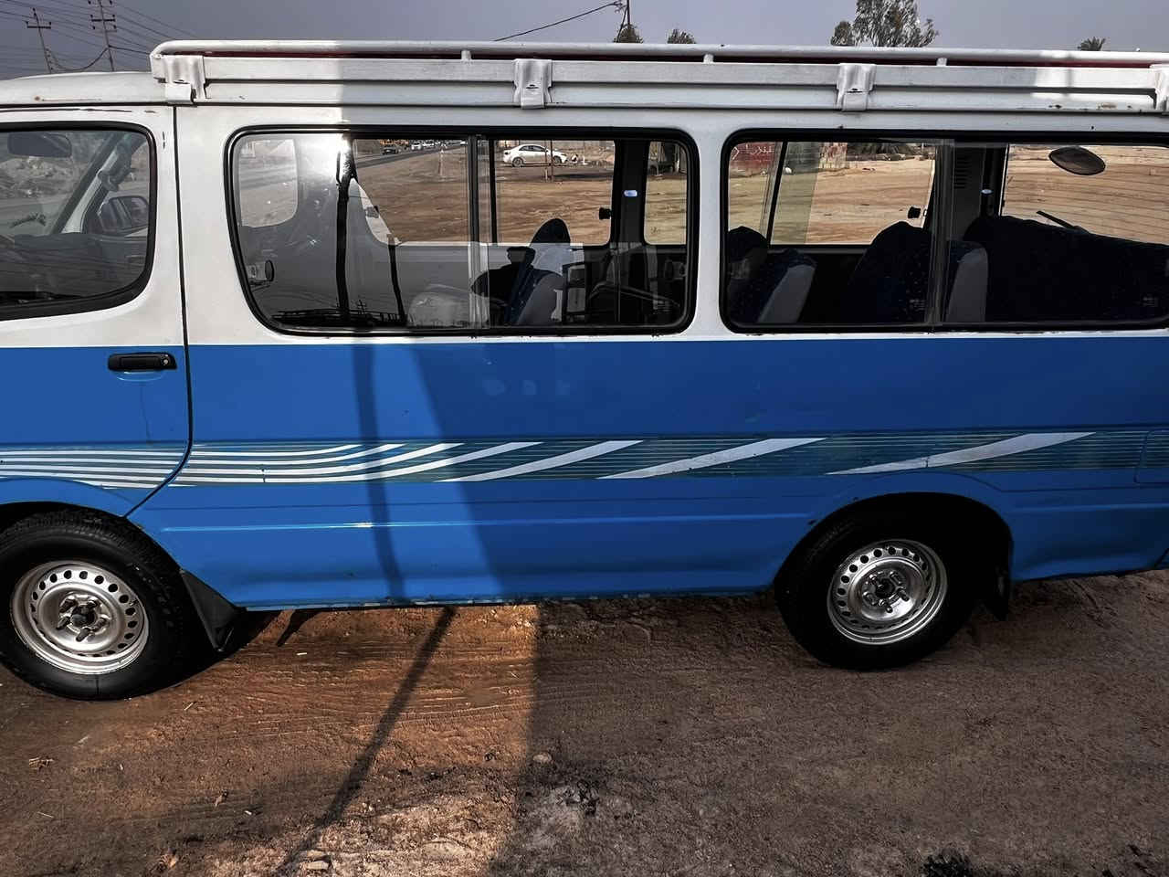 السلام عليكم سياره جنبي  للبيع.  موديل 2015 بغداد رقم نكليزي هيئه وغرامات وبحث مصفر تحول مباشر مكينه وكير خير من الله حداديه تخم تاير كهربائيات كل شغاله لا ضربه صبغ فقط الهلالات السعر 66 وبيه مجال مكان السياره كربلاء الهنديه 
***********
