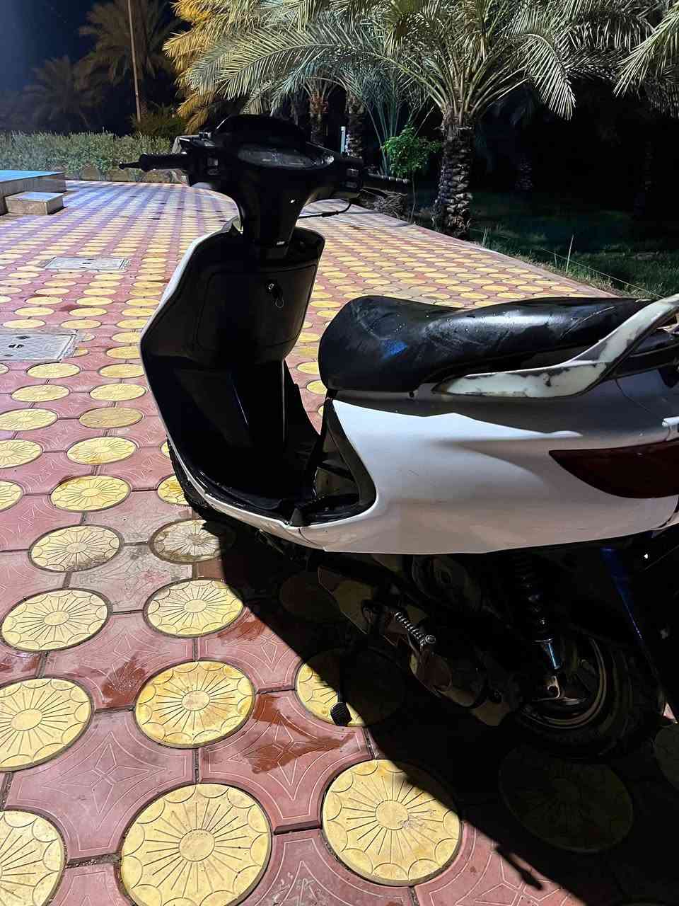 سلام عليكم للبيع دراجه فحل ابلادي مختم مكينه ابلاديه فقط ولفات شرط المكينه جديده نعومه اشاير سلف كله شغال المكان الدراجه ابصخير الحيره رقم الموبايل ***********
