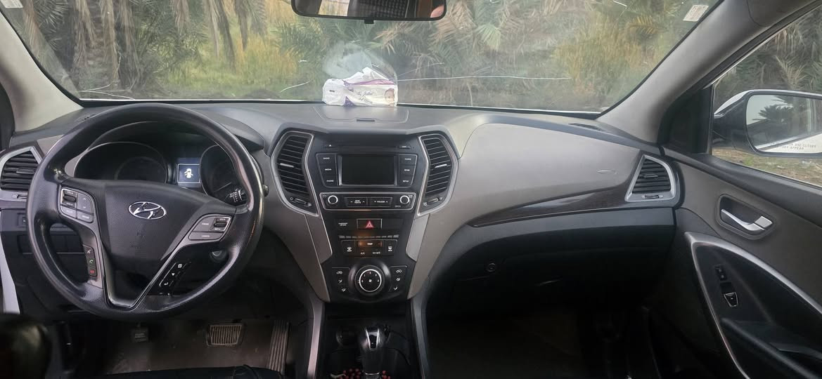 سنتافيا ٢٠١٨ وارد امريكي اللون ابيض صدفي 4 سلندر رقم ديالى  GDIممفتوح عل وضع الشركه السياره بيها شويه صبغ بالصندوك  سنويه وهزه جديده  باسمي تحويل ثاني يوم السعر ١٦٥ وبيها مجال بسيط مكان السياره ديالى بعقوبه الاستفسار الاتصال عل الرقم 
***********
