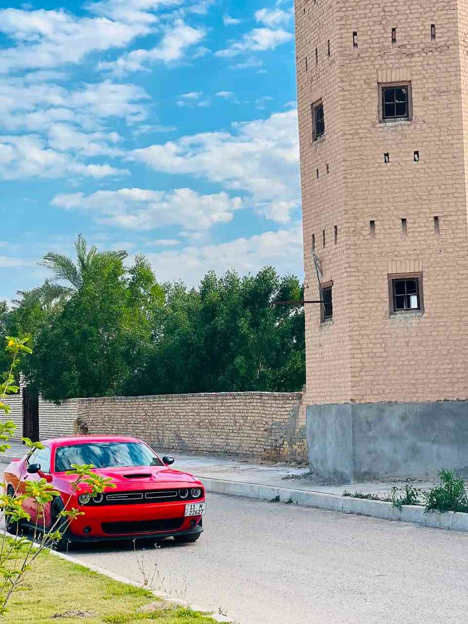 السلام عليكم 
قبل كلشي صلوا على الحبيب محمد واذكروا الله 
للبيع فقط 
دوج جالنجر RT اللون احمر طماطة 
موديل ٢٠٢٠ رقم بغداد بأسمي 
السيارة جاهزة من كلشي عليها ادامة كاملة 
بيها فايل بأسمي وتفاصيلها يم مصطفى ايكل 
جاهزة من فلتر كير ودهن كير بالوكالة 
غرفة الاحتراق بلكات من كلشي جاهزة ادامة كاملة والله 
السيارة نظيفة وجاهزة صدرها كله مبدله حرفيا كلشي جديد ووكاله 
راديترات مي وتبريد جدد قبل ٣ اشهر بدلتهن 
اني وكيل مال مواد احتياطية وزيوت مداريها كلش وكله محسن 
مواصفات RT العادية حادثها تافه 
وسونار مرفق بي ملاحظات بسيطة 
كل الايرباكات سليمة كل نقص ما بيها وسبب البيع من المرور والله الحمد لله على كل حال 
سعرها ١٩٥ وبيها مجال بسيط 
تشوفها غاليه ان شاءالله تحصل اغاتها 
عنواني بابل _الهاشمية 
المهندس عبدالله مناف 
***********
