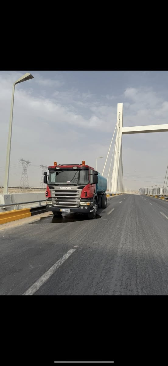 إسكانيا تنكر للبيع موديل 2005   شاصي مكفول مكينه   6 انجكسن كير 900  تانكي فافون 15 طن لتفاصيل اتصل ***********
