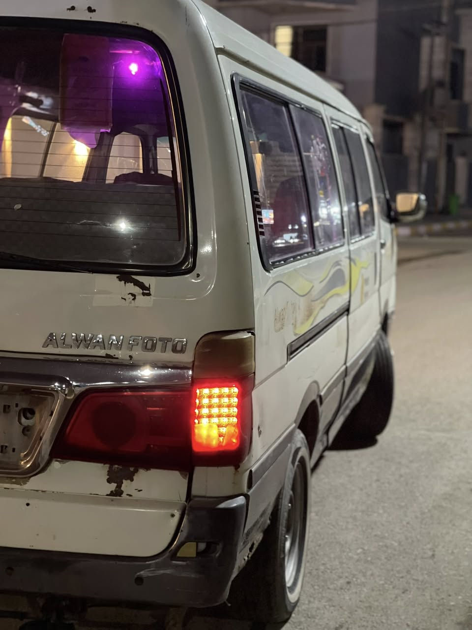 السلام عليكم
فوتون الوان موديل 2014 موصلية السيارة ما عليها اشارة حجز
السيارة خير من الله كاملة من كلشي مابيها اي نقص 

عينة وصينية جديدات قبل اسبوع شادهن
صدر امامي ودبلات خلفية جديدات 
ويل حجم 15 وزوج تايرات امامي جديد 
كهربائيات السيارة كلها شغالة
ماصدات جدد شادلها 
مسجلها شاشة اندرويت
وكل نقص مابيها من عندي للشارع 
اسويلك مكاتبة واتكفلك عشائرياً وقانونياً 

السيارة رايدها ب35 وبيها مجال حك الجية 
***********
مكانها بغداد
