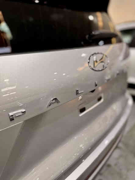 هيونداي بالسايد  بريميوم  اعلى فئه للبيع 
 موديل 2024
 لايت ثلاثة عدسات
✅كامرات 360✅
✅صور الحادث موجوده✅
✅كلين تايتل تعتبر ✅ 
فقط الجاملغ مفتوح ومن اجتني من امريكا كل غراضها بداخلها
 
 حجم المكينة 6 سلندر 3800 

‏‎. رادارت خلفية وجانبية
‏‎.فتحة سقف +
‏‎. كشنات ابيض كهرباء خزن وضعيتين مع تدفئة وتبريد المقاعد الامامية والخلفية
‏‎. ٤ وضعيات قيادة 
‏‎. قراءة خطوط السير 
‏‎صندوق كهرباء 
‏‎٣ قطع تبريد
‏‎حساسات أمامية وخلفية
‏‎دشبول شاشة ديجتل
‏‎دخول بصمة ذكي
‏‎سايد بريك كهربائي 
‏‎أوتو هولد + نقطة عمياء
‏‎. شاحن لاسلكي
‏‎. مثبت سرعة
‏‎. مرايا جانبية هيتر + تعتيم
‏‎. بدلات التغير السرع شفتات على المقود
‏‎. حساسات نقطة عمياء + مساعدة تغيير المسار
‏‎. نظام الثبات الالكتروني
‏‎نظام التحكم بالفرامل
‏‎نظام التحكم بالسحب
‏‎نظام التحكم بالفرامل على المنعطفات
‏‎نظام حساس ضغط الاطارات 
‏‎نظام تحذير من الاصدام
‏‎نظام مكابح طوارئ
‏‎. نظام الصوتي سستم من هارمن كاردن 
. اربع وضعيات تحكم سبورت وايكو والخ..
✅دخول جديد للعراق✅
✅جاهزه 100‎%‎✅ماتصرف عليها اي شي انشالله 

مكان السياره بغداد 
للاستفسار:***********
