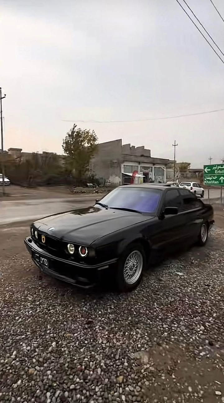 مۆدیل1995مەکینە525کەپس گێر ئۆتۆماتیک تەبریدەساردو گەرمە جام کاربایە دەبل ئێرباگ فول فول کوشن جلدە کوشن سپۆرتە بێ دەحمو لێدرانەئارم پلاسیتک سلێمانیە شوێن سۆران (***********) السليمانية, العراق
