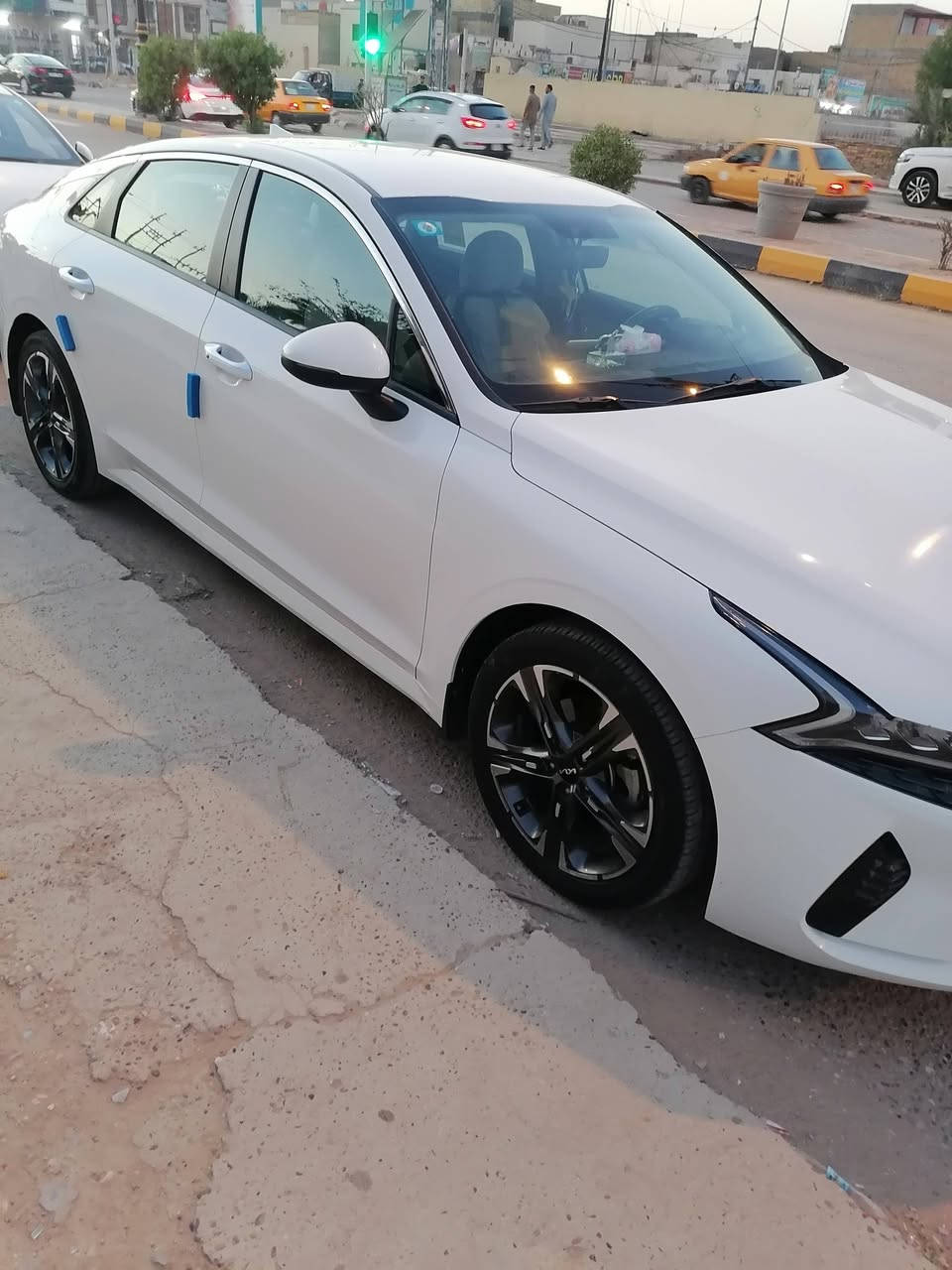 K5 2022 خليجي
محرك 2000دوش 
 عداد المسافه 53
شاشه ابل كار بلي واندرويد اوتو
مرايا اوتودم
مري شفط واشاير بالمري 
وضعيات قياده 
تشغيل عن بعد 
كشن السايق كهرباء 
كشنات قماش 
قطعتين تبريد 
كاميرا خلفيه حساس خلفي 
مثبت سرعه السياره فول مواصفات ماعدا البنورما  باسمي
السعر ع الخاص او الاتصال  ع الرقم
***********
