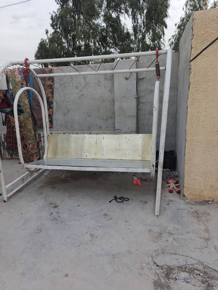 سلام عليكم مرجوحه لبيع من القديم حديد كلش قوي النضافه ٧٠ بلميه يرادله بس صبق السعر 200 وبيه مجال لطيبين مستعجل على بيعته العنوان بغداد سبع البور ***********واتساب فقط
