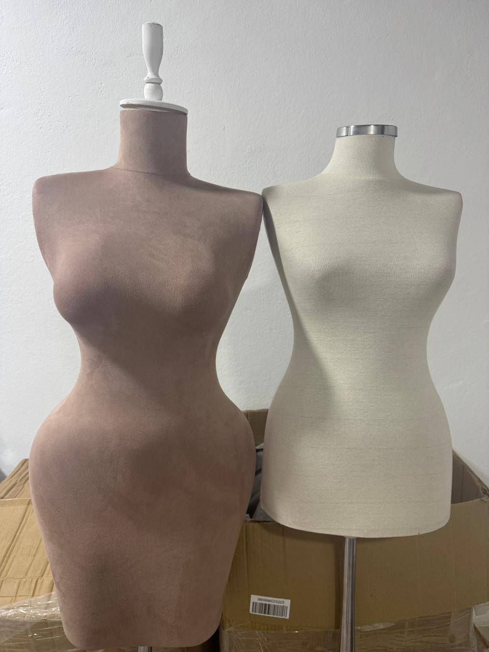 منيكان للبيع مستخدم نظيف
M الاوف وايت 
L البيجي
شويه  يتحركن من الاسفل 
سعر القطعه ٣٥ قفل


**إذا كنت صاحب هذا الإعلان وتريد حذفه لأي سبب، رجاءا أرسل رسالة إلى الدعم الفني**