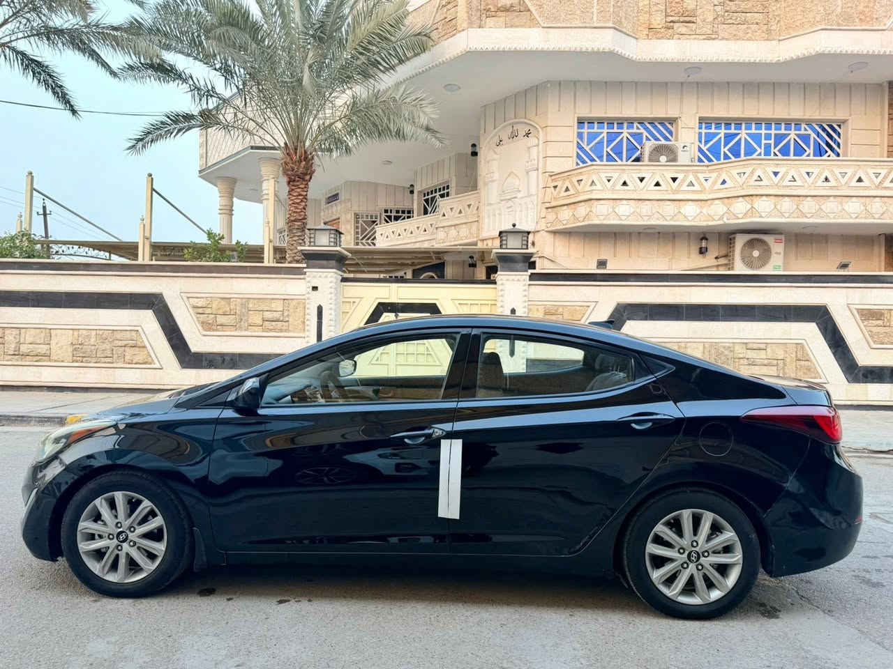 السلام عليكم
النترا ٢٠١٦ وارد امريكي 
رقم بغداد بأسمي تحويل ثاني 
حادثها قبق جنطه وجاملغ الخلفي بدون ايرباك 
شاشه وكامره بلادي اصلي ١٨٠٠ دوش مكفول من التبخير والتنقيص ماشيه ١٢٦ ميل حقيقي 
كير مكينه حداديه تخم تاير تبريد خير من الله 
سياره جديده جداً 
السعر ١٠٣ وبي مجال بسيط 
المكان بغداد 
رقم الهاتف ***********
((غير متواجد ع فيس))
