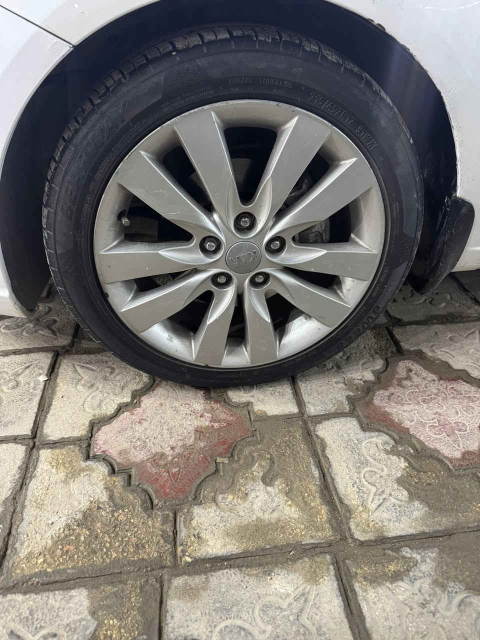 سلام عليكم سيراتو موديل 2012 السعر 89 مكاني نجف مجدده 2031 موبايل *********** ***********
