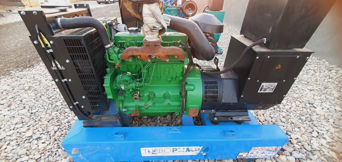 مولد جوندير فرنسي المحرك 4 بستم التوليد ستامفور 50 كيفي عدد ساعات العمل 30 ساعة يعني بعدها زيرو نظام التشغيل برودكشن حديث اوتو للاستفسار 
*********** 
*********** يوجد توصيل لكافة المحافظات
