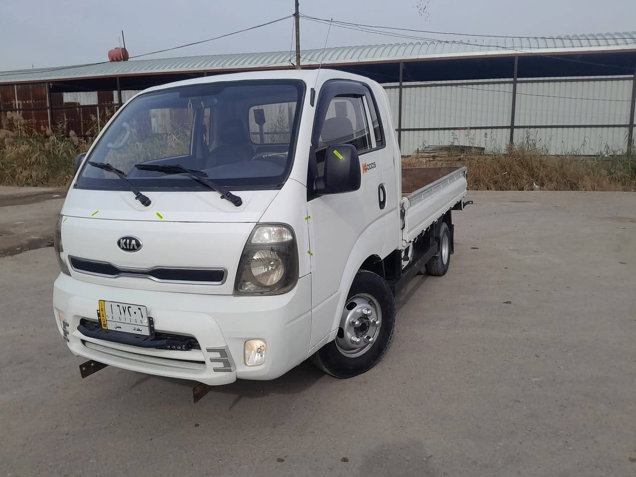 فحل موديل ١٦   رقم بغداد محرك مفتوح ٤٠٠٠   السياره جاهزة تخم تاير السعر ١٣٠ وبيها مجال بصيط ***********
