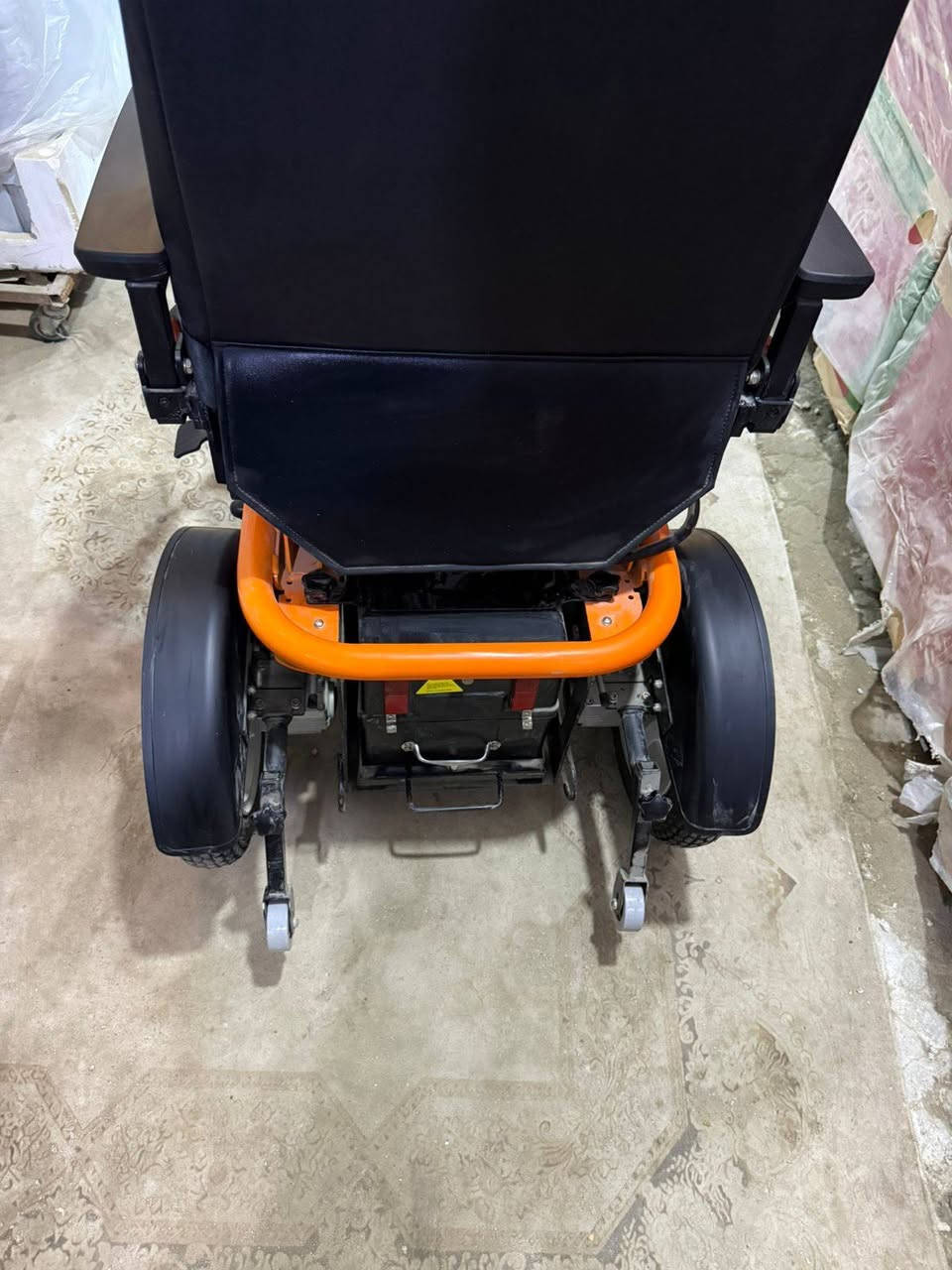 السلام عليكم وصلت النهايه عربانه شحن بيع مستعجل سعره 550 مكان نجف حي الوفاء رقمف***********
