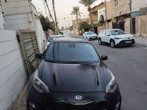 كيا سبورتج 2020 وارد لون اسود مواصفات عادية
تحكم ستيرن شفتات مانع انزلار تحديد مسار مانع انحدار  اشاير بالمري الداخل اسود الحادث حسب السونر والصور المرفقه 

ماشية 98 كيلو قابل للزيادة السعر 153مكان السياره بغداد الكرخ رقم ***********

