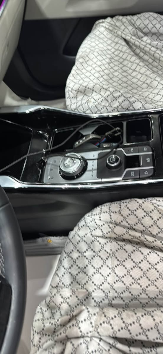 سورنتو ٢٠٢٥ ٤سلندر ماشية ١٣ الألف ***********سيارة جديدةمكان السيارة كاظمية بغداد, العراق
