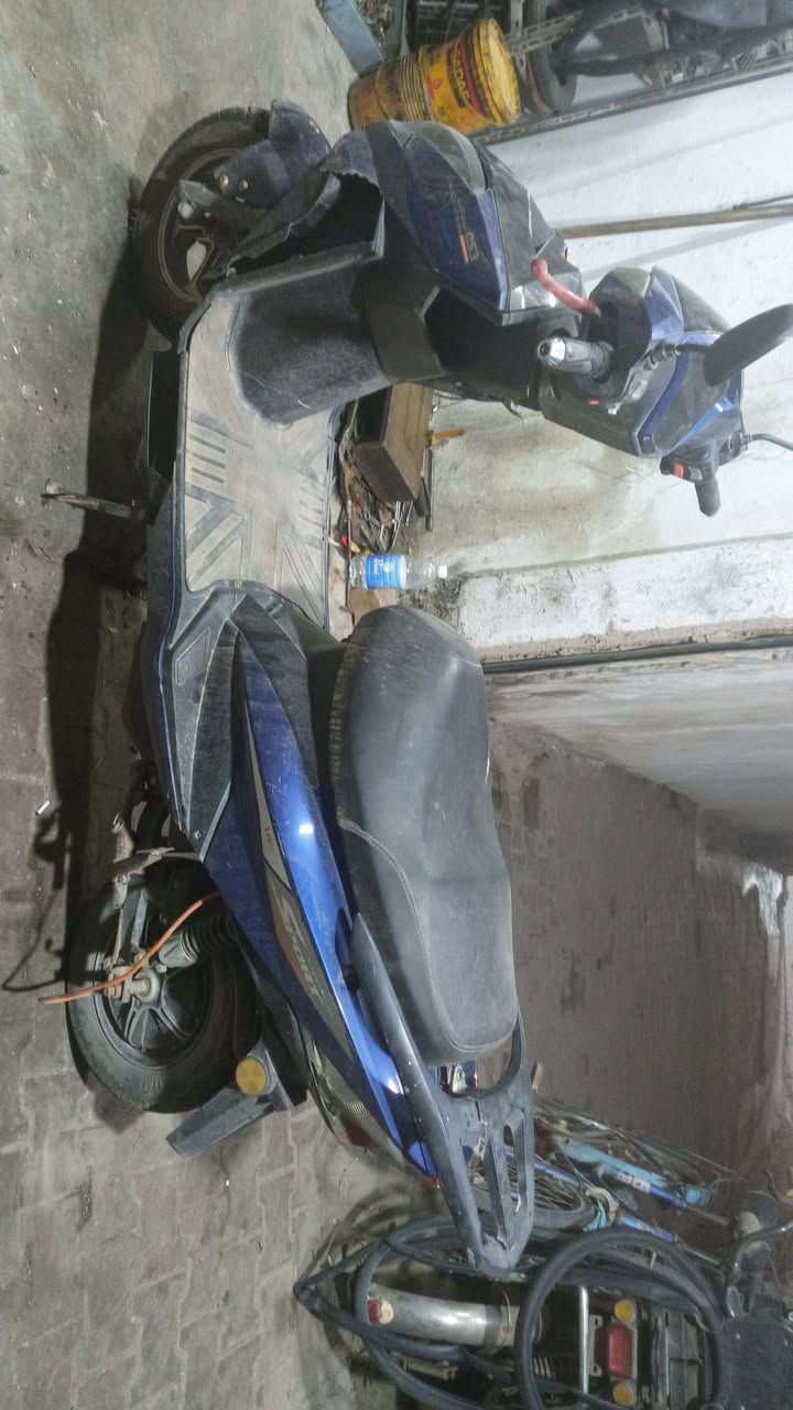 باسكل شحن للبيع بدون بطاريات السعر 100الف رقم الهاتف ***********  الشارع الملعب
