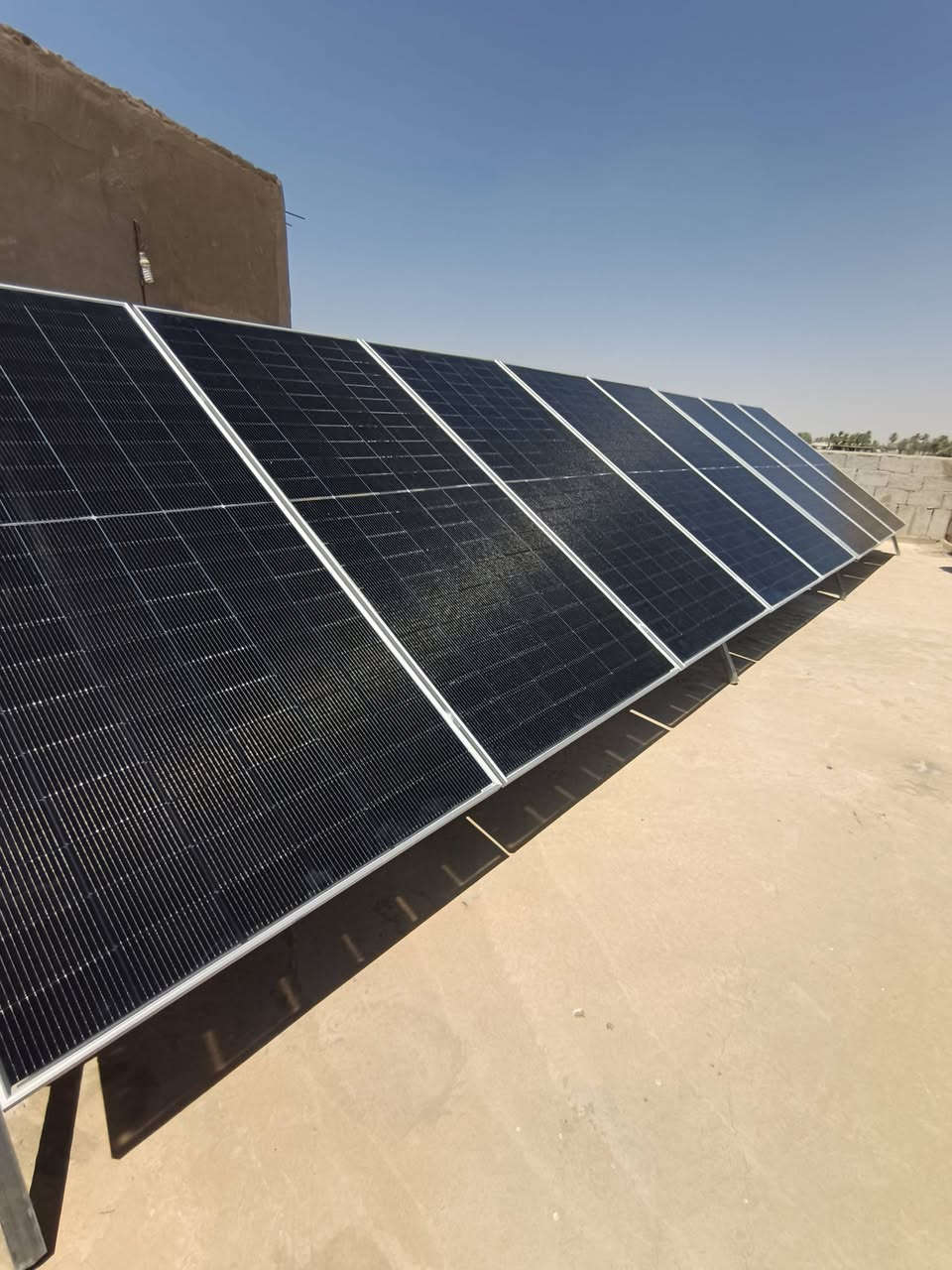 منظومتنا لهذا السبوع في  ديالى كنعان 🌞⚡🌿
تستمر شركتنا في تنصيب منظومات الطاقة الشمسية و التخلص من خط المولدة و مشاكله المستمرة حيث تتميز منظوماتنا بالكفاءة و الاعتمادية بالاضافة الى الضمان الحقيقي  🌞⚡💪 
حجم المنظومة : 16 امبير ⚡ نهاري و 16 امبير ⚡ ليلي 
 و تم التنصيب من قبل كوادرنا الهندسية المتخصصة في هذا المجال 
وتتكون المنظومة من : 
⚡ 8ألواح جينكو 630 واط   
⚡ انفيرتر 6.2كيلواط 
⚡ بطارية ليثيوم 15 كيلو
⚡ بالاضافة الى بورد الحماية و الاسلاك
استفسار اتصال ع رقم. او ع واتساب 
***********
