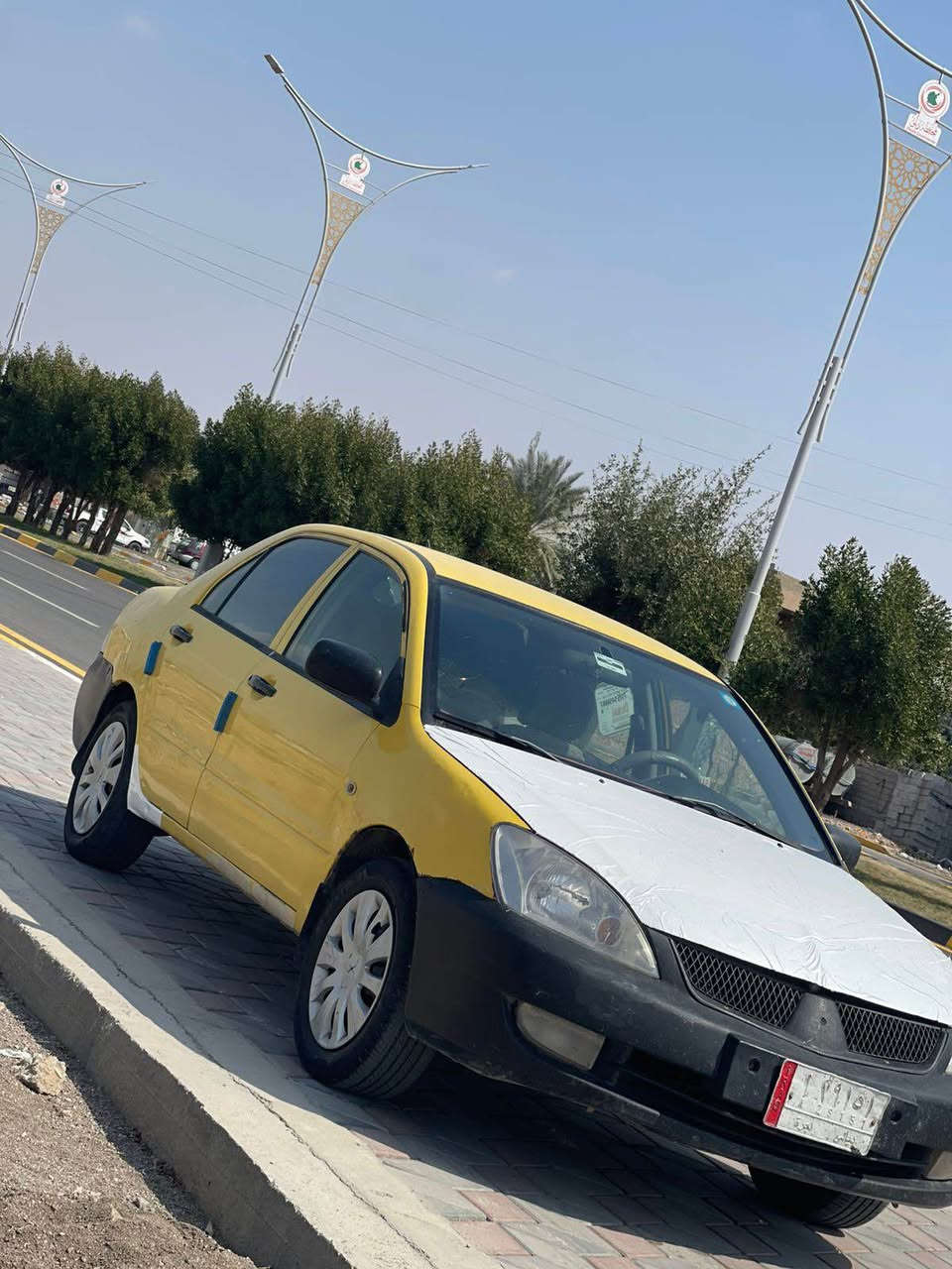 سلام عليكم للبيع لانسر 2010مكينه كير كفاله تخم تاير جديد صدر جديد تبريد ثلج سياره كلش حلوه ونضيفه مصفره هيئه وغرامات السعر 64وبيها مجال كلش بسيط العنوان ديالئ بلدروز لاستفسار *********** بلاد رز, ديالى
