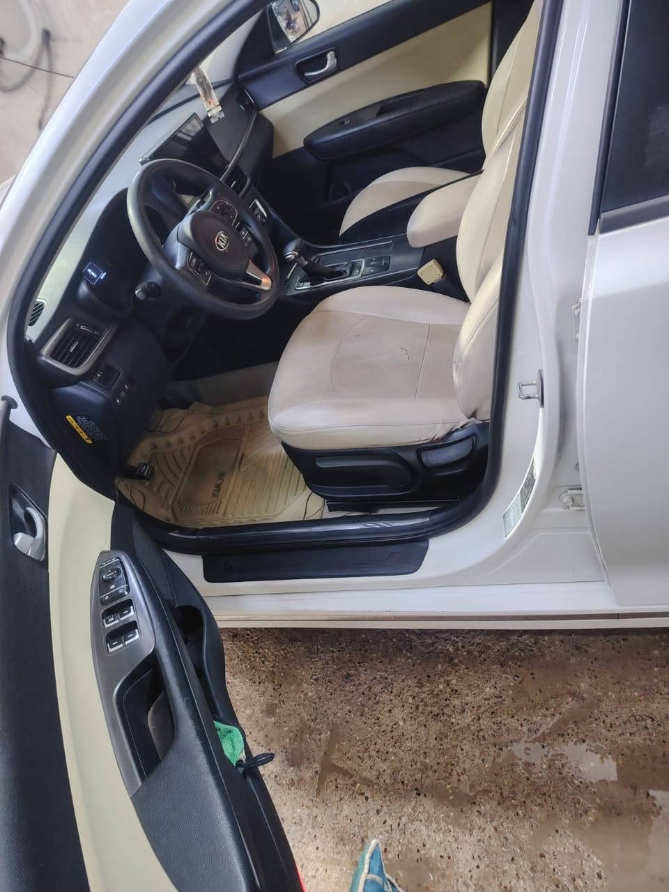 السلام عليكم 
أوبتيما موديل 18 
خليجي كفاله عامه 
سونار مرفق بالصور 
ماشيه 165 
رقم بغداد انكليزي بسمي 
صدر كير محرك كفاله عامه
تبريد ثلج 
تدفئه 
كشنات تدفه 
حداديه 80٪ 
تخم تاير 75٪
ويل كب بلاد
تشغيل بيانو 
شاشه كاميرا 
حساسات خلفيه 
مري شفط 
جاهزه مابيها اي نقص 
سياره مال جناي 
سعر 175 وبيها مجال قليل  للشراي 
***********
‭***********
