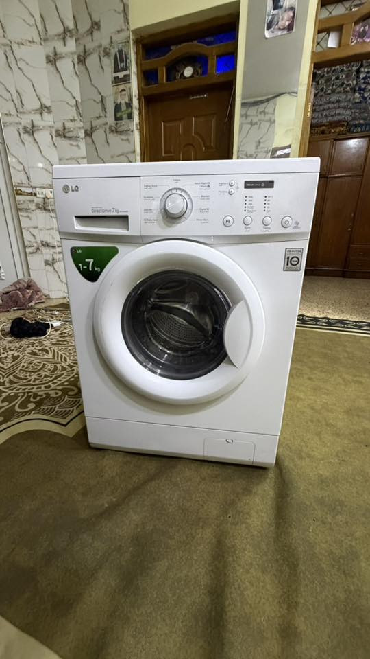 سلام عليكم غسلاه للبيع نوع ايلجي  جديده كله شغاله مامفتوحه ابد اخت لجديده عنواني ميسان حي العسكري السعر 250وبيه مجال ***********
