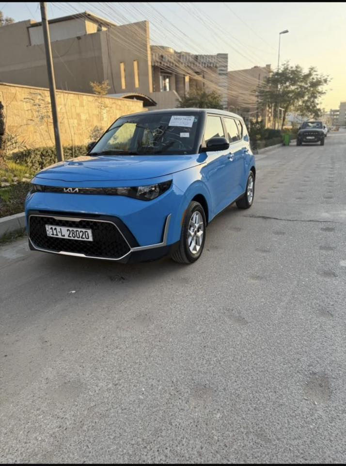 السلام عليكم كيا صول 2023 حادث بسيط بس بلدعاميه من الاسفل موضح بلصور وموجود الشاصي واجت من امريكا بيها رش جاملغ خلفي وباب خلف السائق كلير بدون حادث اومعجون  تريد طلع الصور مواصفات كراسي كهرباء بصمه شاشه السياره نضيفه جداً ومابيها اي نقص السعر 160 ورقه وبيها مجال بسيط للشراي للاتصال والاستفسار *********** السياره بأسمي تحويل ثاني يوم مكاني بغداد شارع فلسطين
