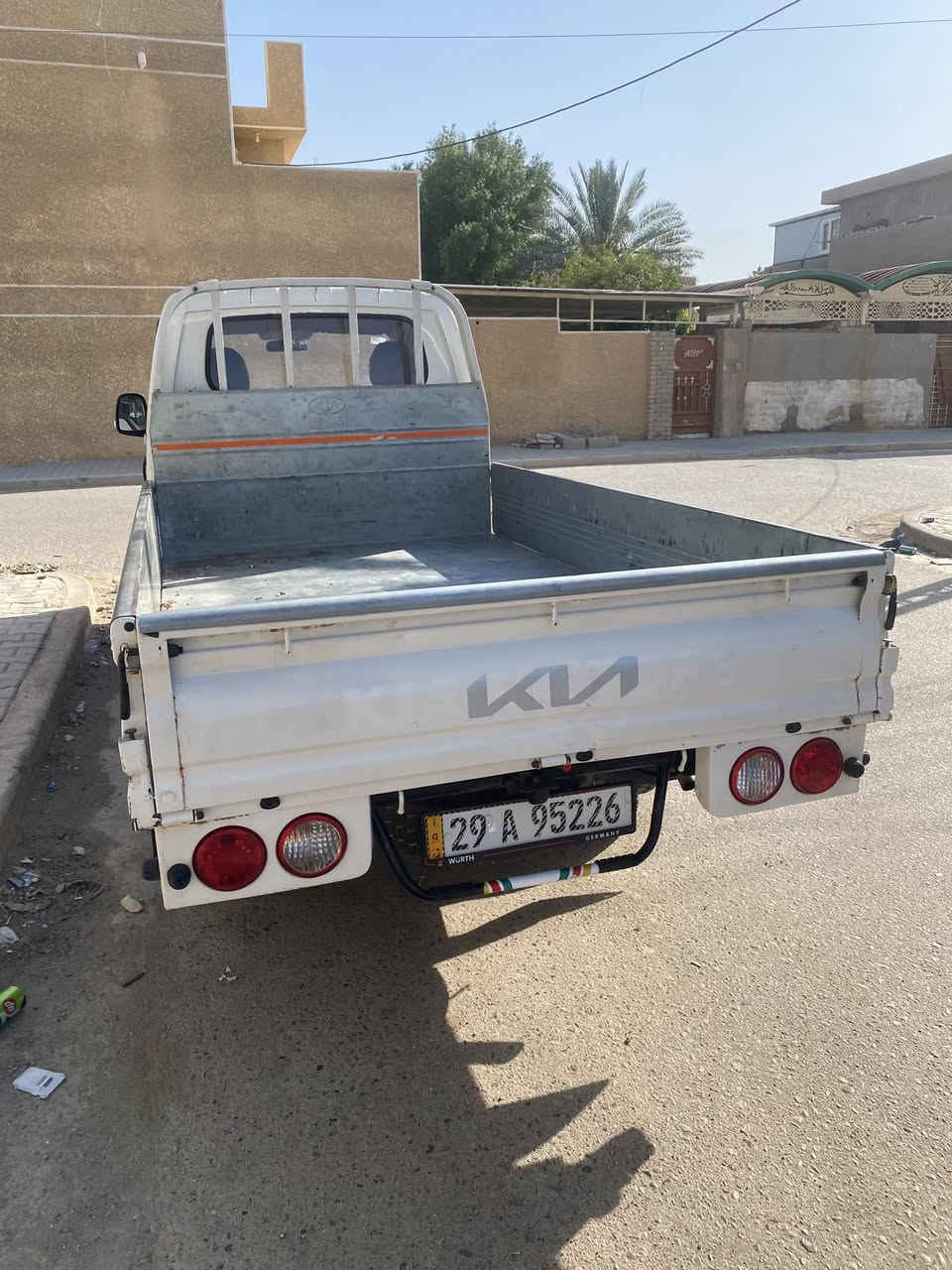 كيا حمل بنكو نثية موديل 2018 رقم انكليزي واسط هزه جديده سنويه 2030 مكان السياره بغداد تقاطع نهروان  *********** السعر 125 وبيها مجال
