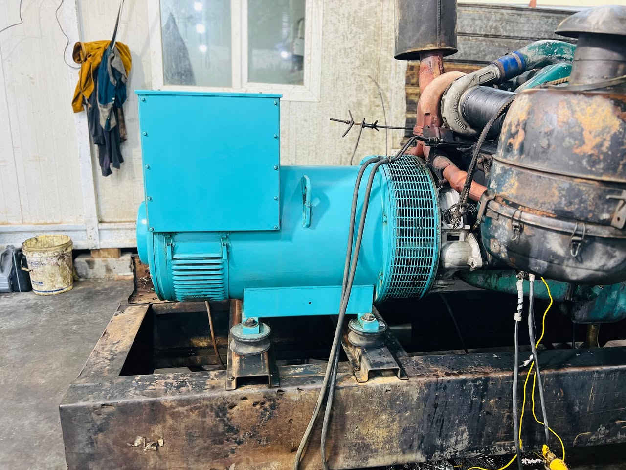 مولده سكانيا 43 ...0.8   سايز 10 للبيع مكينه شغاله ما بيها نقص جنريتر 350 كيفي ..للتواصل .***********
