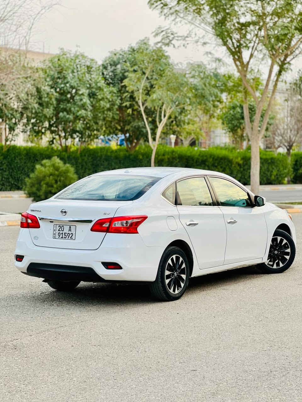 السلام عليكم 
رمضان كريم 🌘 
نيسان سنترا 2017 مواصفات SV 
رقم ديالى سنويه ورقم كله جديد شرط تحويل 
سياره كليين بدون صبغ بدون تبديل 
ماشيه 100 الف فقط 
مكينه 1800
مكينه كير بلادي 
سعر مناسب 118$ وبي مجال كلش بسيط 
مكاني ديالى خانقين
***********
