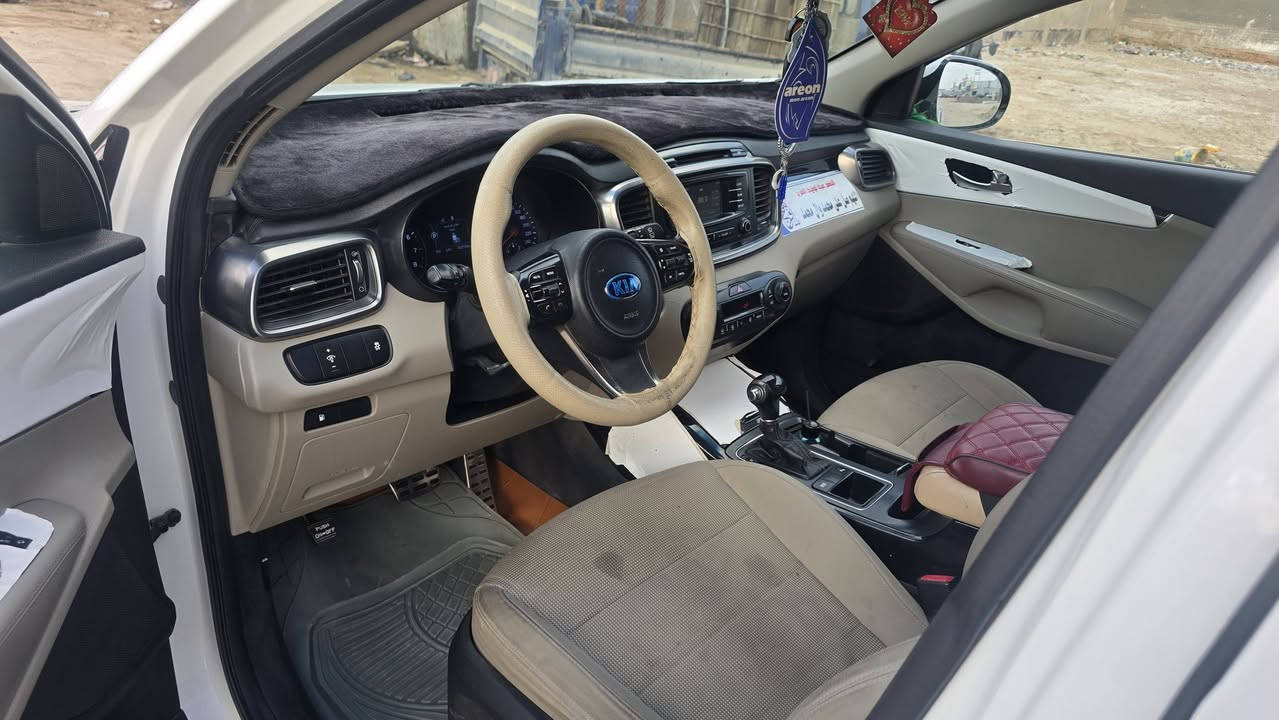 سورنتو خليجي 6 سلندر 7 راكب مديل 2016  رقم قادسيه كامل مواصفات بأسمي سنويه 2030 هزه جديده تحويل ثاني يوم السعر 200 و 15 ورقه مكان السياره بابل الحمزه الغربي التفاصيل اكثر رقم الهاتف ***********
