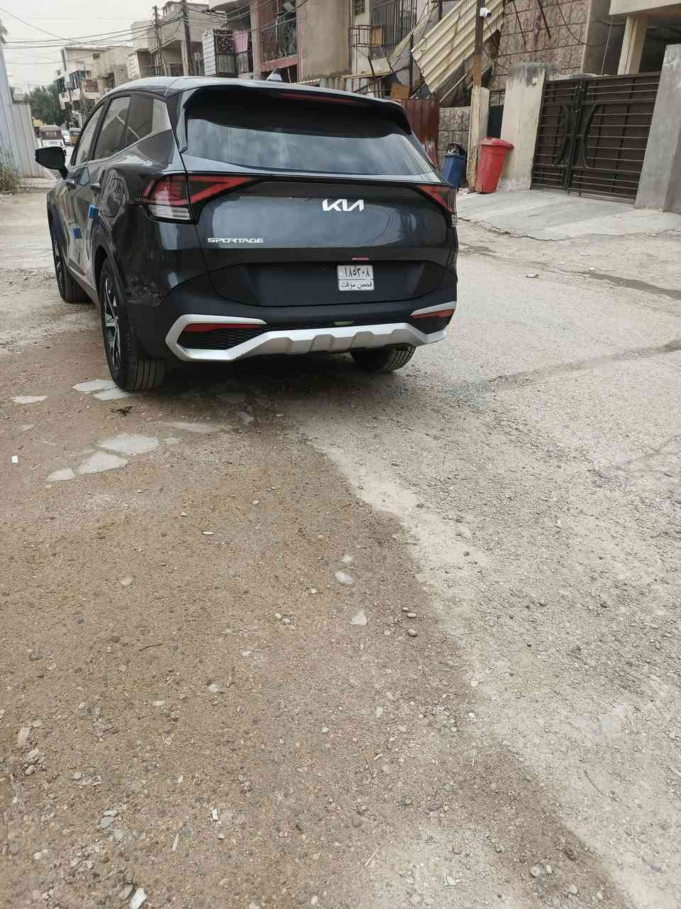 كيا سبورتج موديل 25 ماشيه 30الف محرك 2500 مواصفات معروفه فول عدا الفتحه السياره جاهزه حادثها بسيط كلش   فقط صبغ بجاملغ خلف السائق دخول جديد بسمي مكاني بغداد السعر 215 الاتصال برقم ***********
