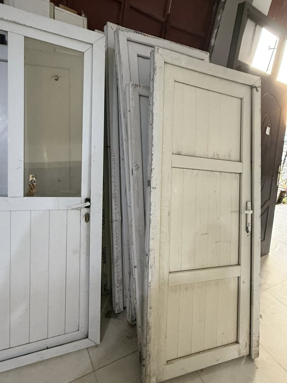 السلام عليكم 
عروضنا مستمره 
خلال شهر رمضان فقط 
ابواب ألمنيوم + شبابيك ألمنيوم 
فقط بس ( ٥٠ الف ) 
العنوان يثرب 
مقابل جسر البومهيدي 
مجاور صيدلية دكتور حمزه 
***********
