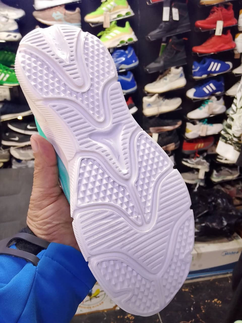 X TEP ACE 
saiz.45
28cm طول القدم
سعر القطعه.. فقط 20الف فقط 20الف 
للحجز والاستفسار راسلنا واتس اب ***********
توجد خدمة توصيل كل المحافظات
