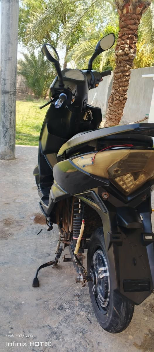 سلام عليكم  البيع دراجه شحن 5بطاريه  في ما موضح بل صور وبطاريتها جديده قبل يومين شديته وسعر 450وبيه مجال  وشراي انتصل *********** 
***********
