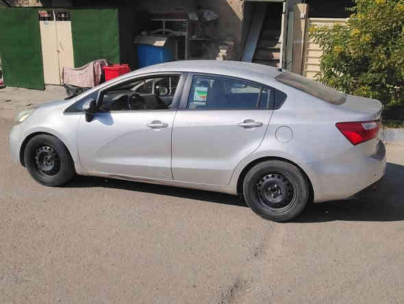 السلام عليكم كيى ريو موديل 2014سيارة خليجي بيهة بس جاملغ الأمامي وبية جراد قليل والباقي كفالة عامة مال جناي محرك ١٠٦٠٠ سعر٨٢وببة مجال ***********
