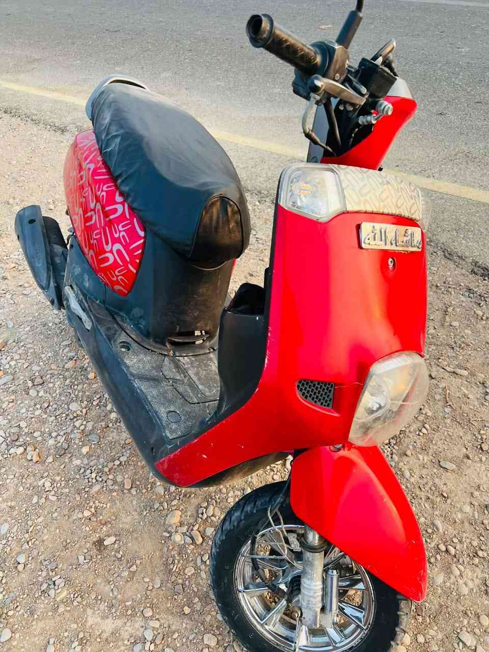 مكلف بالنشر 
بوليسي صيني اوراق كلشي شغال نكره سلف
تفاصيل اكثر رقم صاحبها *********** 
مكانها البصره القرنه ناحية الثغر
