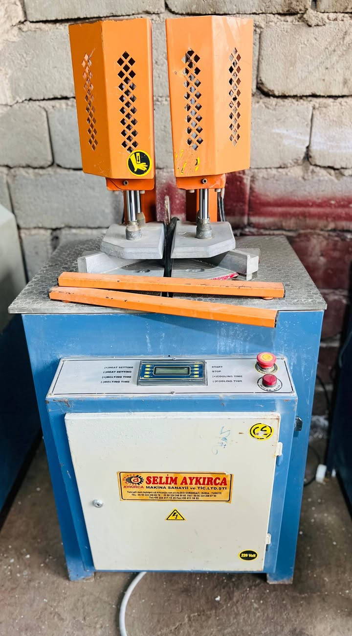 السَلٱمٌ عـَلـْيگمّ-ۈرحـْمّـٌة ٱللـّہ ﯙبُرگـّاتہ
معمل سليم سنكل 5 قطع للبيع جديد مستعمل شي قليل

جاهز مجهز شرط موطورات بلادي لاملفوف ولا مفتوح
@إشارة 
***********

***********
