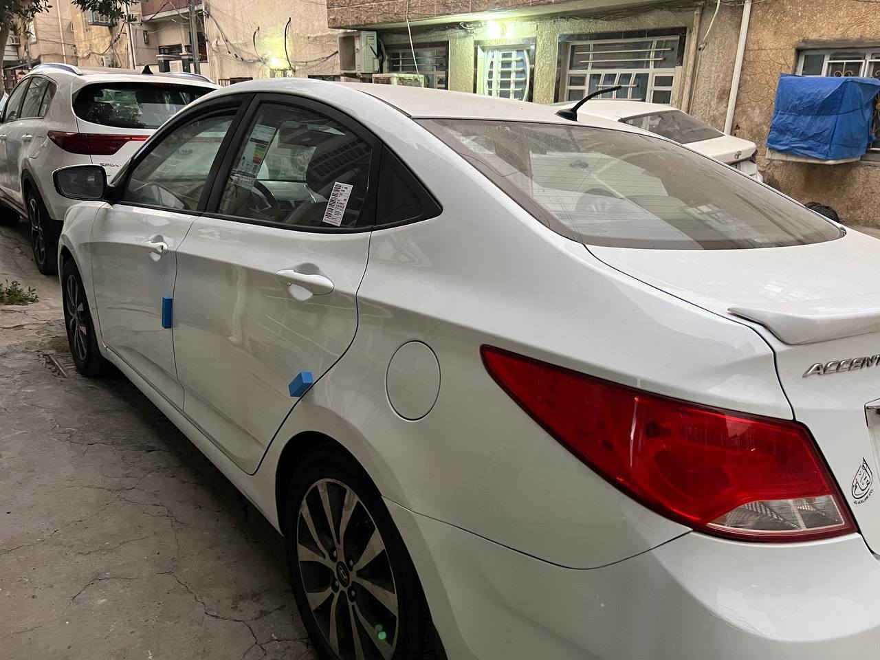 السلام عليكم للبيع أكسنت خليجي موديل ٢٠١٦ مكفولة من الصبغ بيها بارد فقط محرك ١٦٠٠ فول مواصفات فتحه شاشه كامرة تحكمات اشاير بلمري ويل كب حجم ١٦ لدات امامي رقم بغداد الجديد بأسمي مكانها بغداد جانب الكرخ سعرها ١١٥$ وبيها مجال بسيط الشراي ان شاءالله للاتصال ***********
