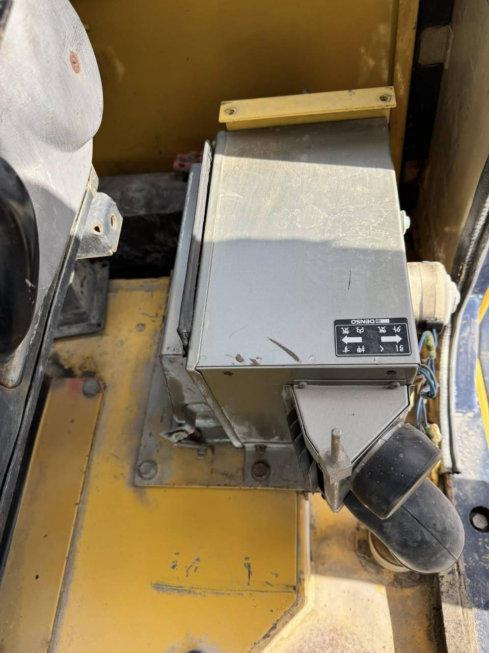 سلام عليكم 
شفل كوماتسو حجم150WA
مكينه 6سوبر صفرجاج 
وارد يابان دخول جديد 
مامشتغل بالعراق عداد العمل 5000حقيقي 
كفاله عمامه من كلشي 
مكاني النجف للستفسار 
***********
