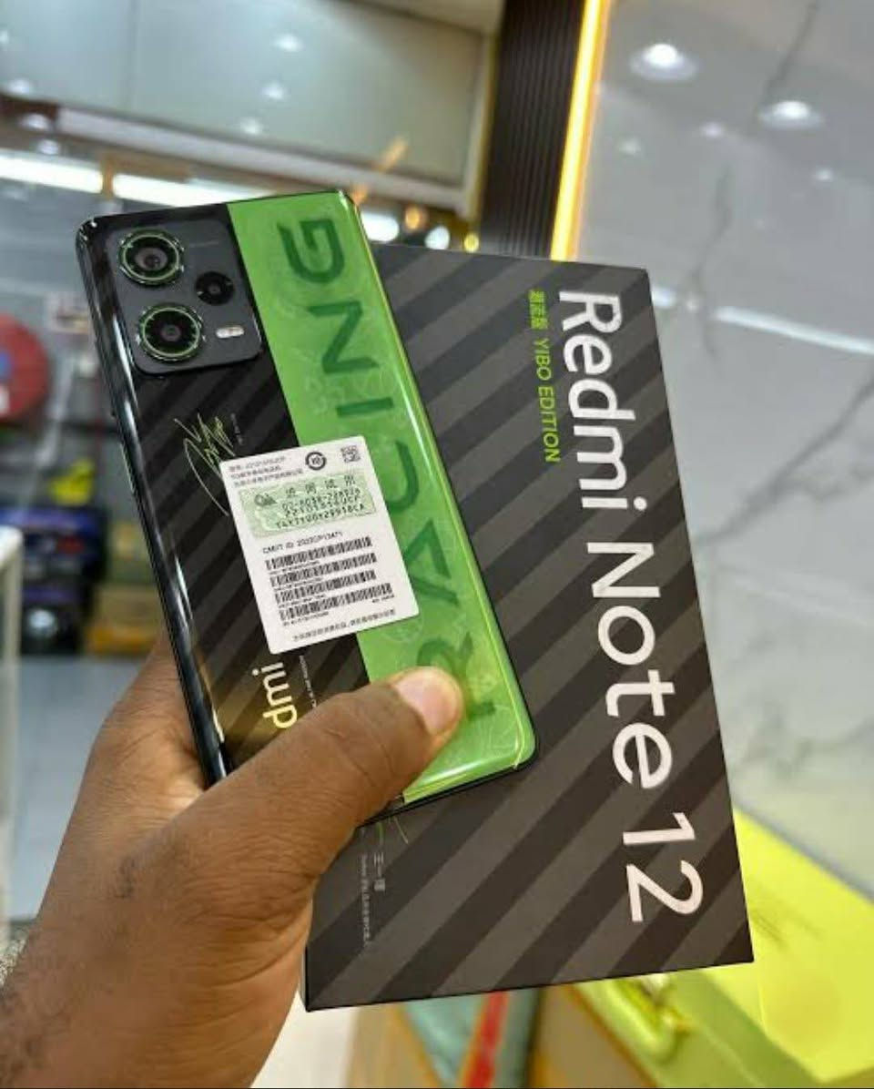 ردمي اديشن نسخة خاصة ظهر ثري دي 
نظيف مية بالمية ملحقات كاملة واصلية شاحنة 120واط
مع كفرين هدية
كربلاء متوفر توصيل 
***********
