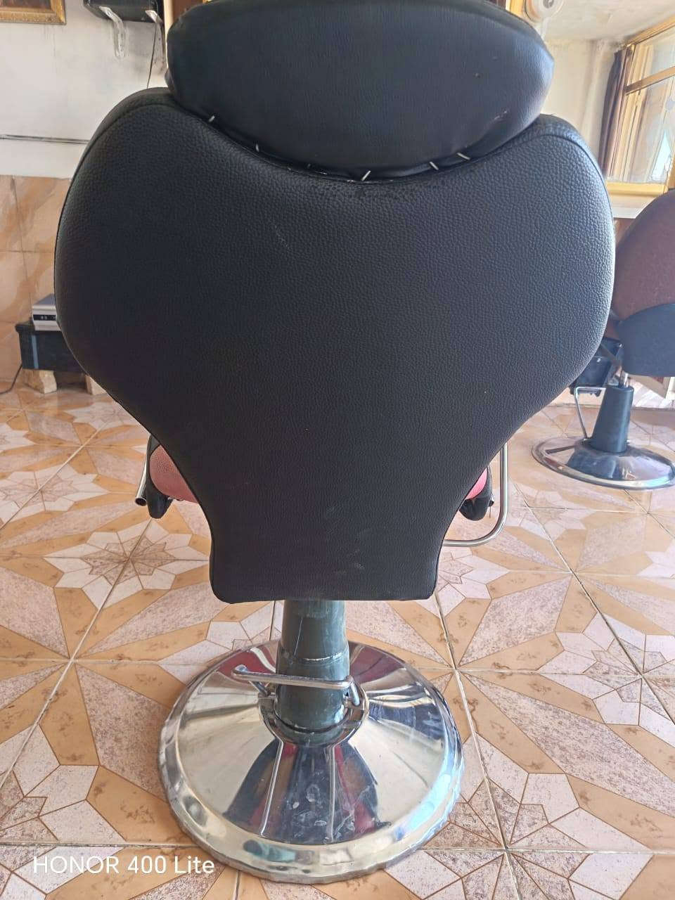 سلام عليكم عندي كرسي مال حلاقه البيع و نضيفة


**إذا كنت صاحب هذا الإعلان وتريد حذفه لأي سبب، رجاءا أرسل رسالة إلى الدعم الفني**