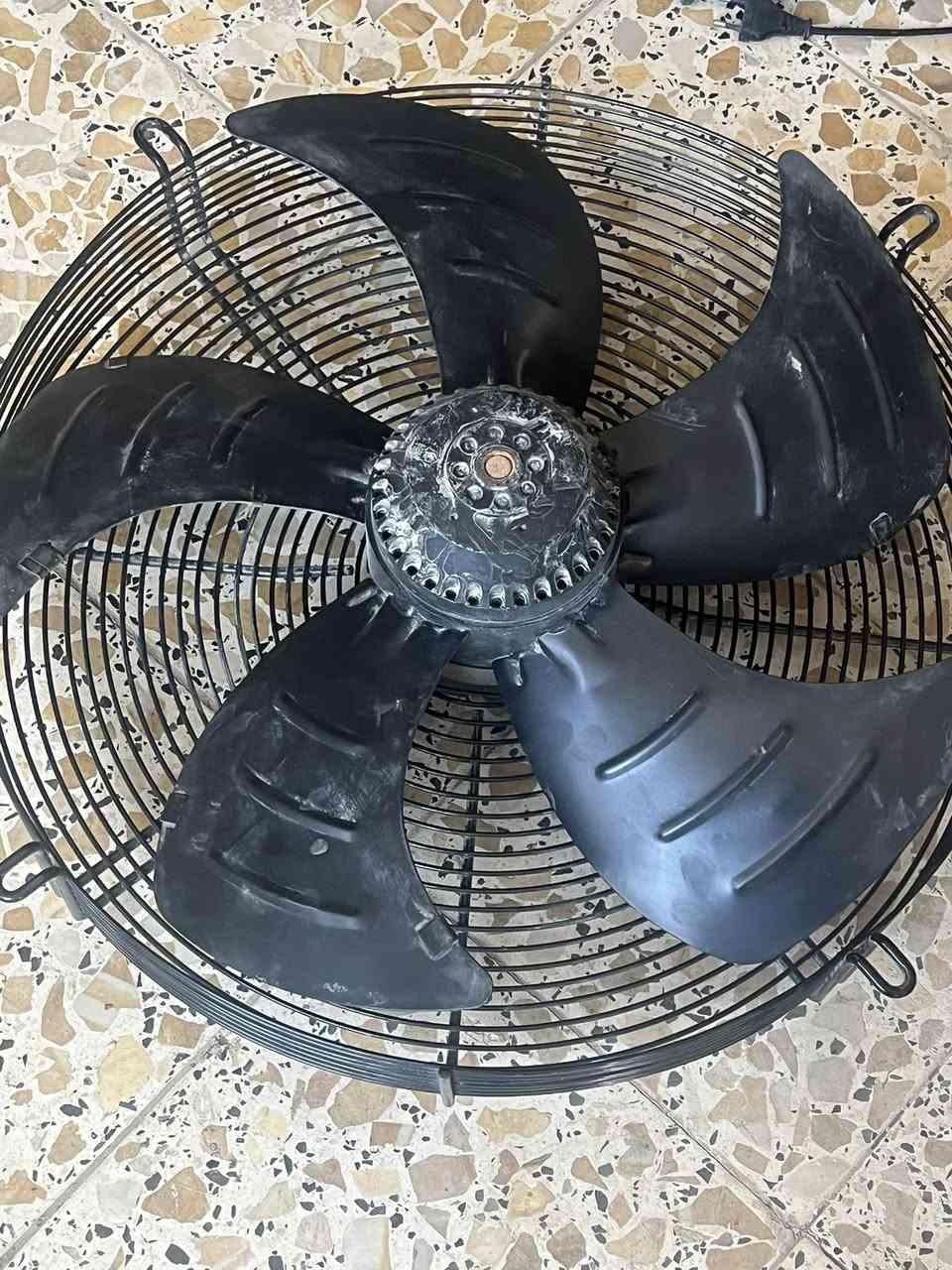 سلام عليكم مفرخات عدد 2ثري فيز ترهم للمولدات للجملونات للبرادات مكاني بغداد الرقم ***********سعرهن سوة 150الف
