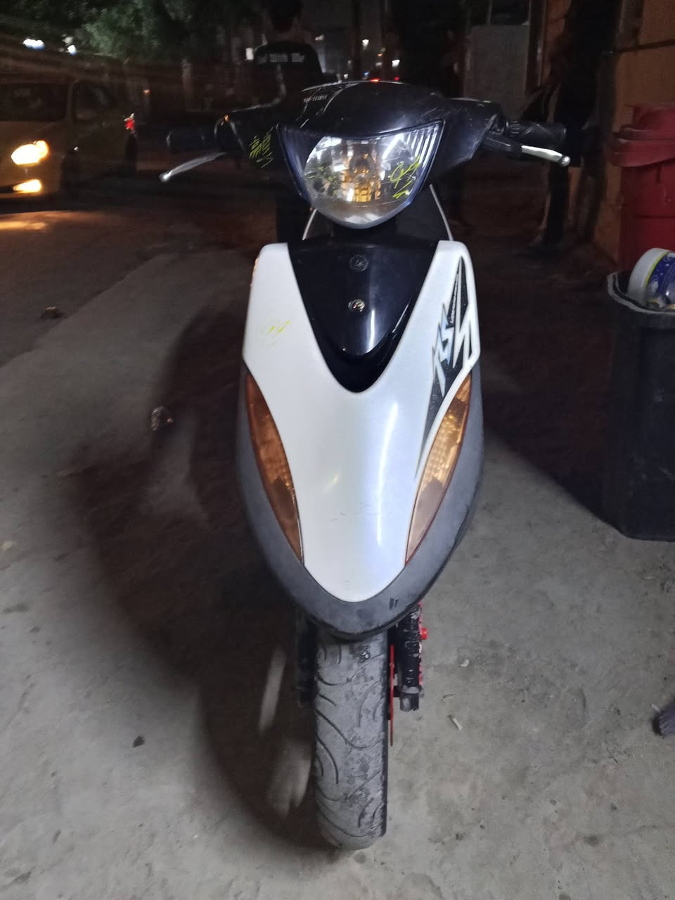 السلام عليكم دراجة ماكس عدلة نضيفة مكينةخير من الله ممفتوحة دراجة نضيفة مختمة دراجة شلعة ومعدل يشك الكاع الدراجة بلادية بوشة 49 دراجة  صار شهر من منزلهة من الرمبة دراجة تخبل مكاني بغداد الجديدة قرب كراج النعيرية رقم ***********
