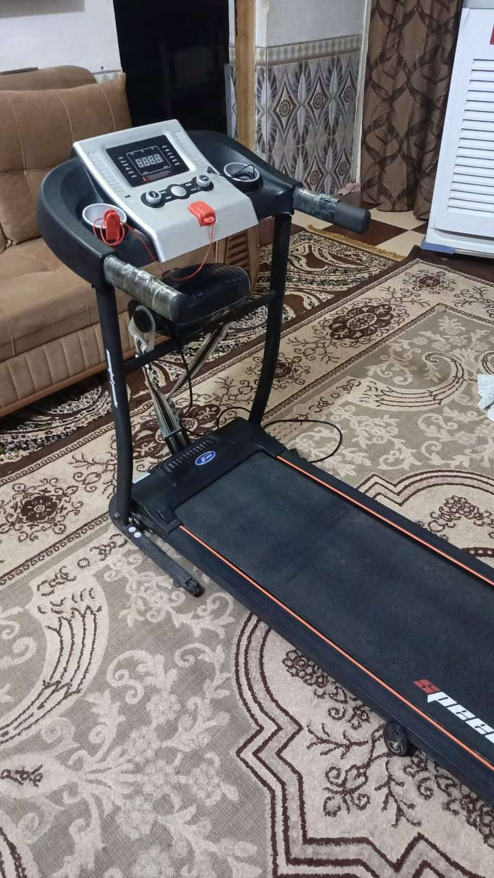 جهاز جري يتحمل وزن ١٢٠ كيلو نوعيه زينه صيني درجة اولى ماطور نظيف مع جهاز رجاج معده 
سعره ب ١٦٠ وبيه مجال 
المكان الشطرة للتواصل ماسنجر ام اتصال على الرقم 

0783 003 5552
